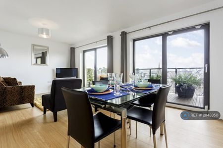 2 bedroom flat to rent - Photo 3