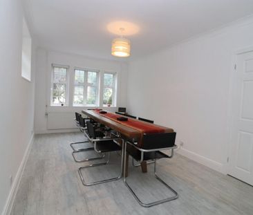 5 bedroom detached house to rent - Photo 2