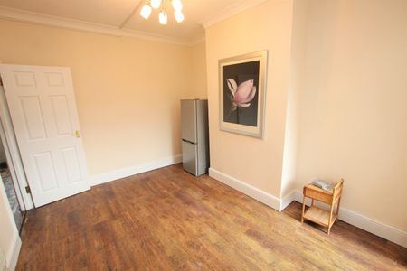 Room 2 35 Tresham Street, Kettering - Photo 5