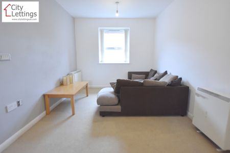 2 Bedroom Apartment - Photo 2