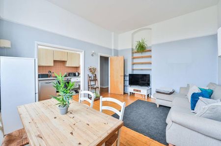 3 bedroom flat to rent - Photo 3