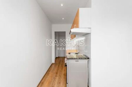 Pronájem zrekonstruovaného bytu 1+1 [39 m - Photo 2
