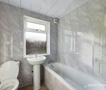 3 bedroom end of terrace house to rent - Photo 2