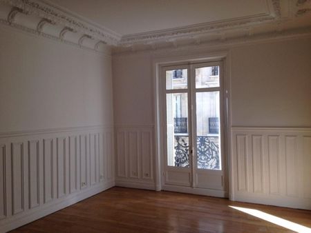 location Appartement T6 DE 222.35m² À PARIS - Photo 4
