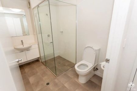“City Apartment Living” - Photo 5