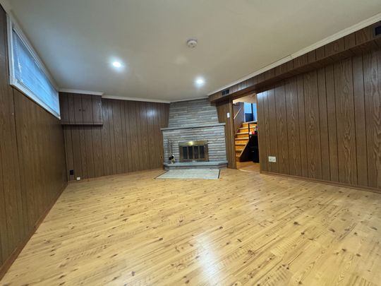 For Lease - BSMT 324 Elmwood Avenue Unit# bsmt, Richmond Hill, Ontario - Photo 1