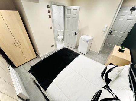 Room in a Shared House, Dunbar St, SE27 - Photo 2