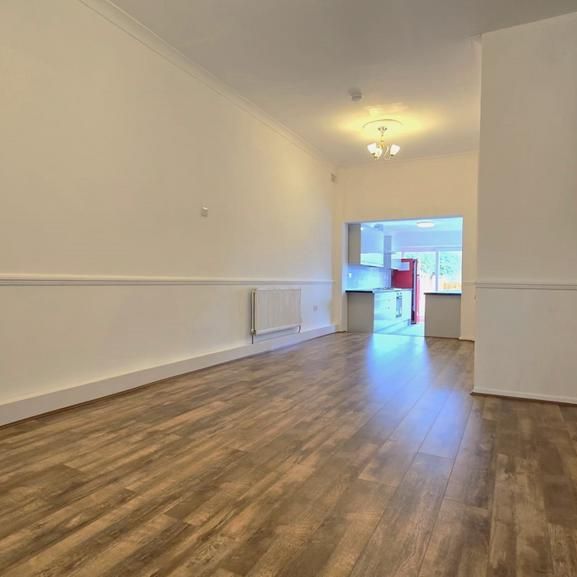 3 bedroom semi-detached house to rent - Photo 1