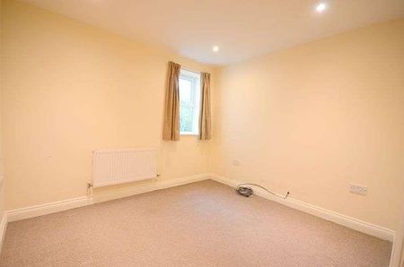 Lowther Gardens, Bournemouth, BH8 - Photo 2