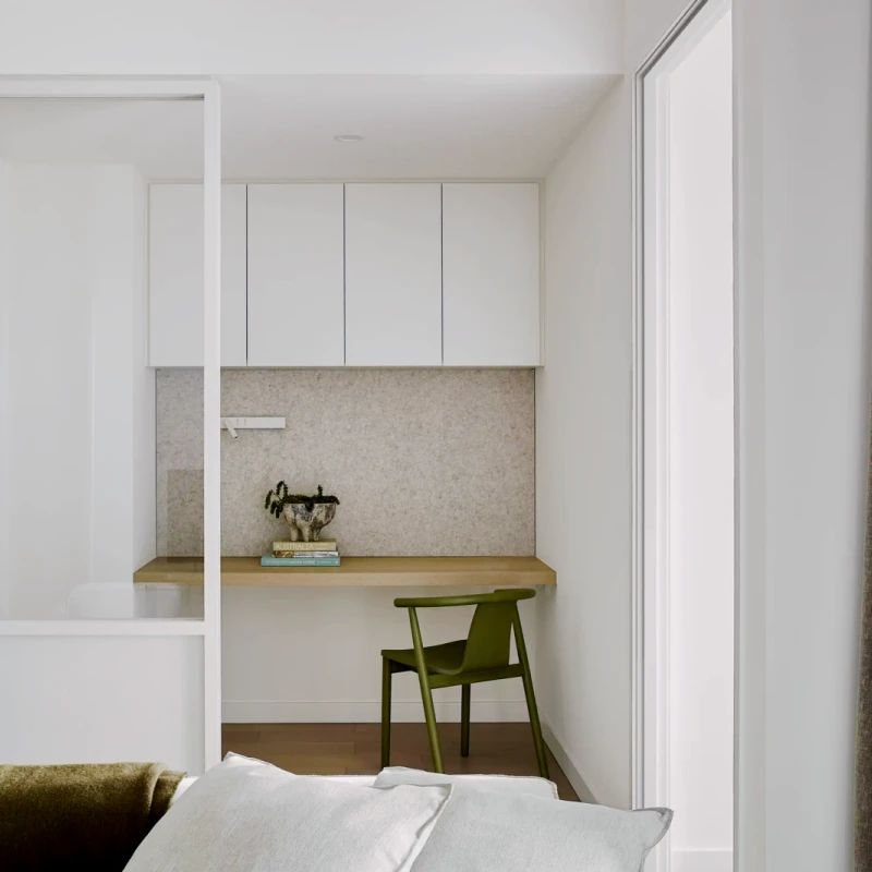 LIV Aston, Melbourne - Photo 1