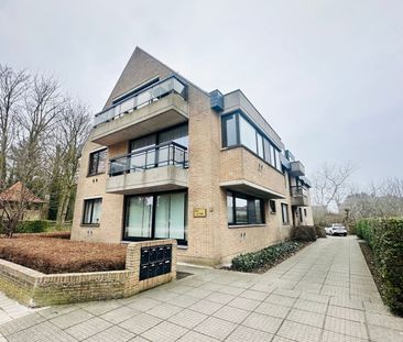 Gelijkvloers appartement met één slaapkamer + autostandplaats! - Foto 1