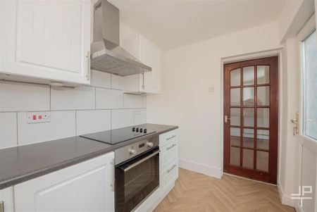 2 bedroom terraced house to rent - Photo 4