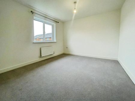 4 bedroom detached house to rent - Photo 3