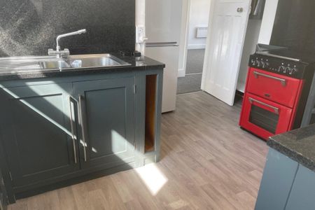 Kimberley Road, BOURNEMOUTH - Photo 4