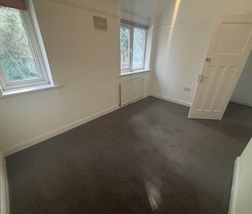 Price £1,000 pcm - Available Now - Unfurnished - Photo 6