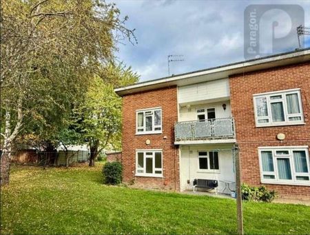 Pipers Green Kingsbury Road, Kingsbury, NW9 - Photo 3