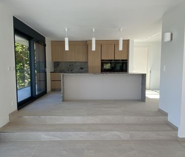 Contemporary terraced villa - lake view a steps away from the beach - Photo 5