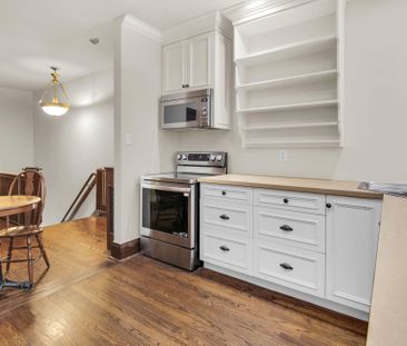 For Lease - 113 Chaplin Crescent Unit# 2nd Floor, Toronto, Ontario - Photo 2