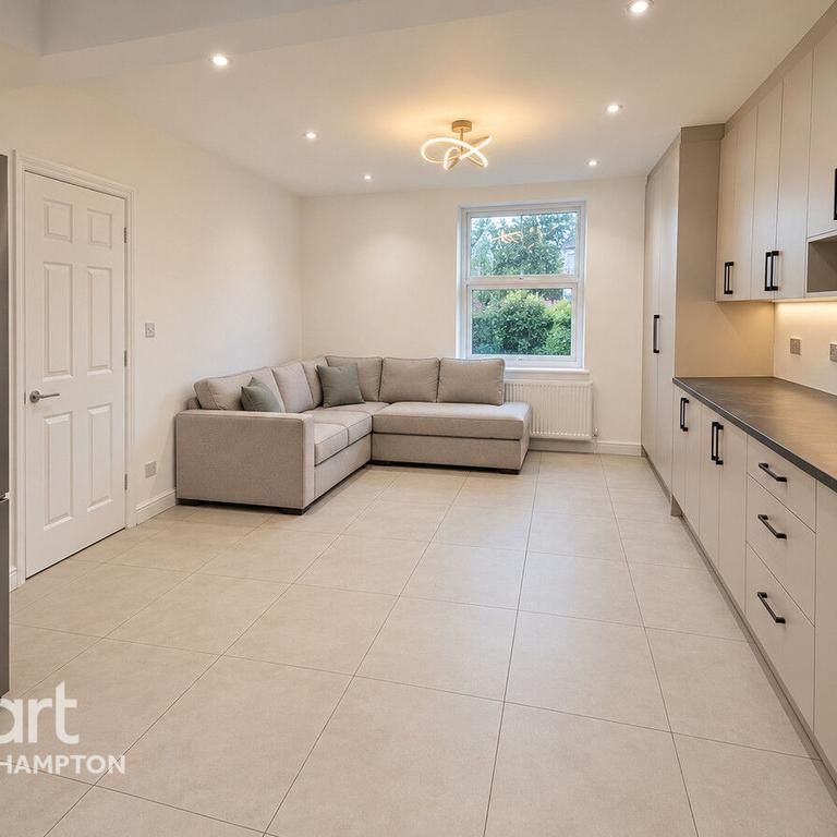 1 bedroom in a house share to rent - Photo 1