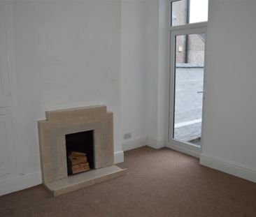 2 bedroom house - terraced to rent - Photo 1