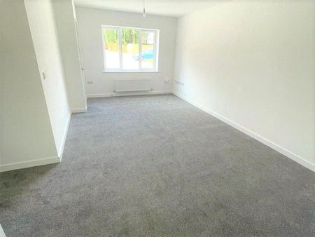 3 bedroom end of terrace house to rent - Photo 3
