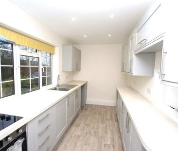 3 bedroom end of terrace house to rent - Photo 1