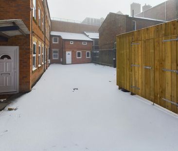 Flat to rent on - Photo 3