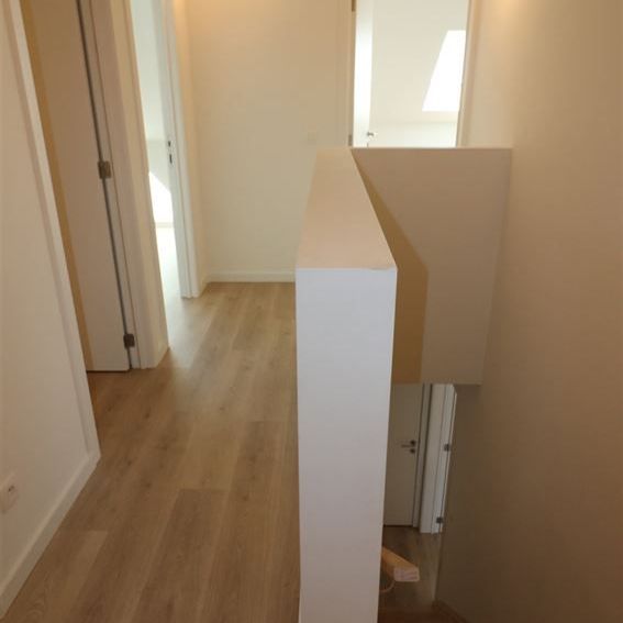 Duplexappartement met 2 slpk., groot terras en ondergrondse autostaanplaats + berging - Photo 1