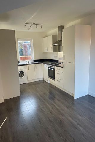 3 bedroom end of terrace house to rent - Photo 5