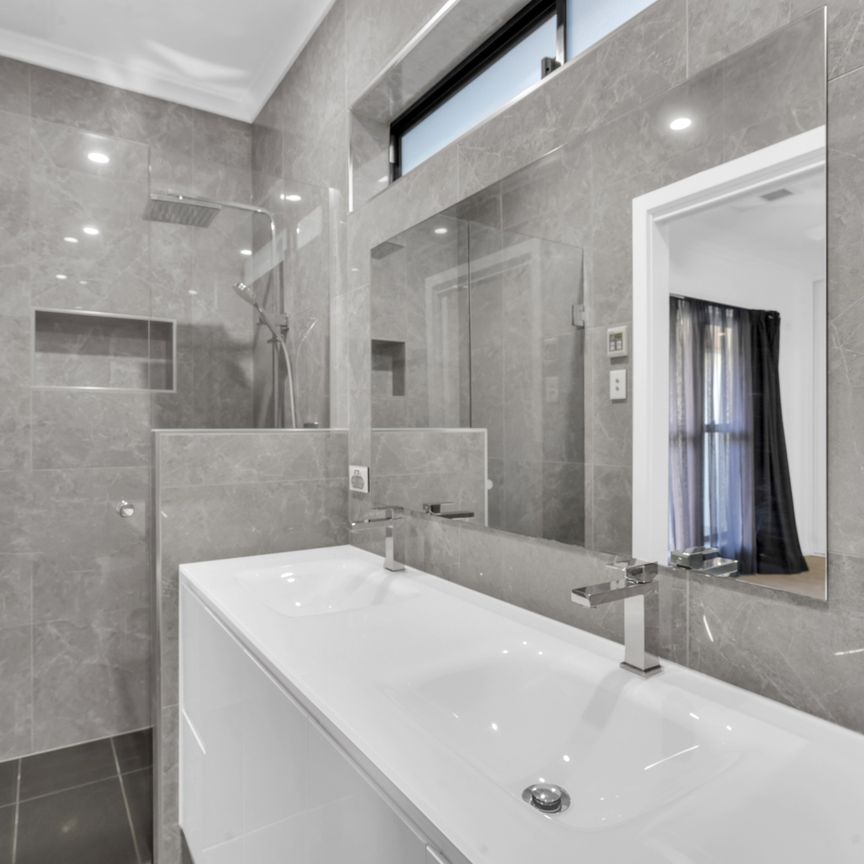 22 Hobart Road, Henley Beach South SA 5022 - House For Rent - $850 | Domain - Photo 1