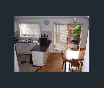 Large Family Home - Photo 6