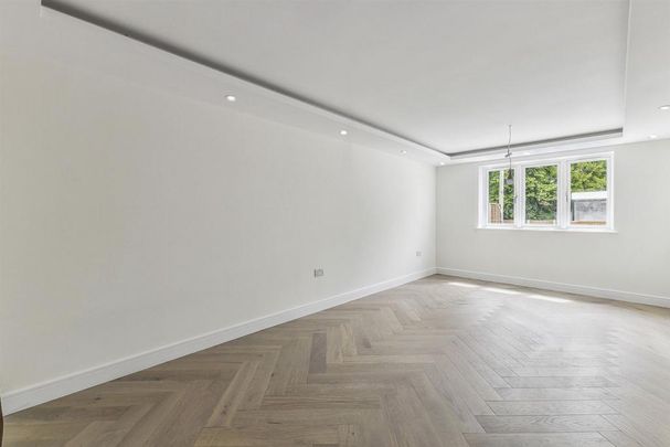 5 bedroom detached house to rent - Photo 1