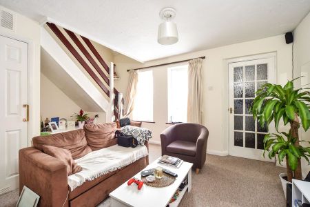 1 bedroom property to rent - Photo 2