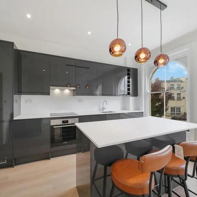 3 bedroom flat to rent - Photo 1