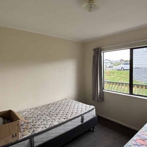 Refurbished 3 Bedroom House - Photo 2