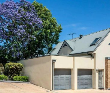 “Beautifully Appointed Townhouse, Easy-care and convenient Hills li... - Photo 4