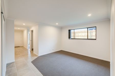 15 Soho Way, Logan Reserve QLD 4133 - House For Rent | Domain - Photo 2