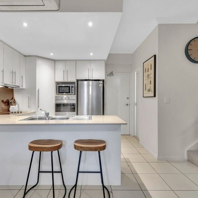 7/97 Primrose Street, Sherwood QLD 4075 - Townhouse For Rent | Domain - Photo 1