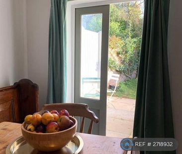 2 bedroom end of terrace house to rent - Photo 6