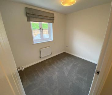 3 bedroom terraced house to rent - Photo 2