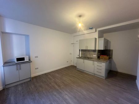 Studio to rent - Photo 3