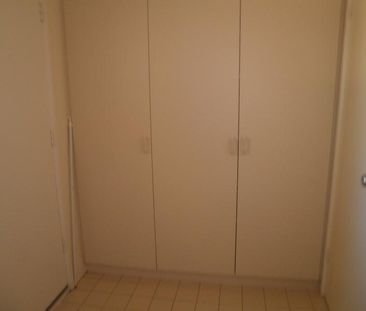 Spacious and Neat 3 Bedroom Home - Photo 4