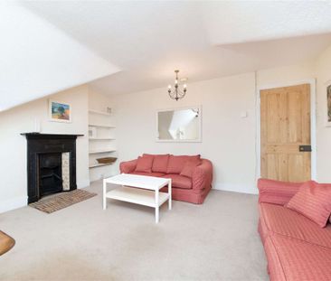 An ideal two bedroom top floor flat, ideally located on Allfarthing... - Photo 3