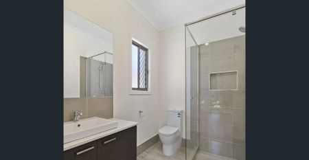 SINGLE ROOM WITH ENSUITE IN SUNNYBANK HILLS - Photo 3