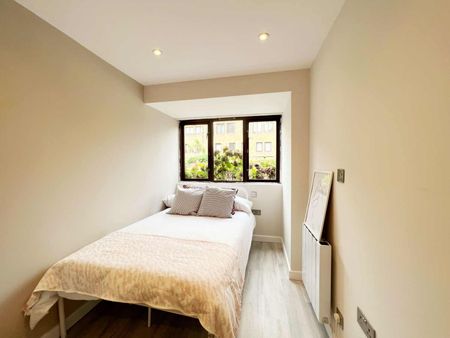 Yoho Battersea 2b2b Room 1 - Photo 4