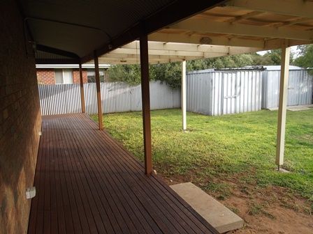 Lovely 3 bedroom home in quiet court location - COROWA - Photo 1