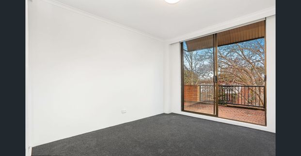 CLEVELAND MEWS - SPACIOUS 3 BEDROOM APARTMENT + 2 PARKING - Photo 1