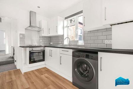 Dale Grove, North Finchley, London, N12 - Photo 2