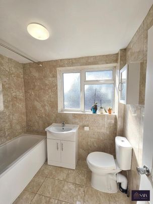 2 bedroom end of terrace house to rent - Photo 1