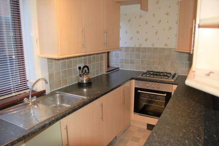 2 bedroom terraced house to rent - Photo 2